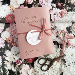 Pocketfold trouwkaart oud-roze + goudfolie | Studio Sproet