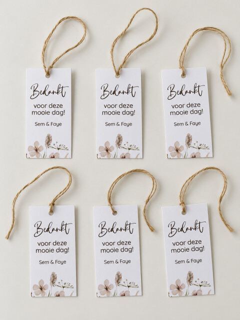 Bedanklabeltjes bruiloft met droogbloemen | Studio Sproet