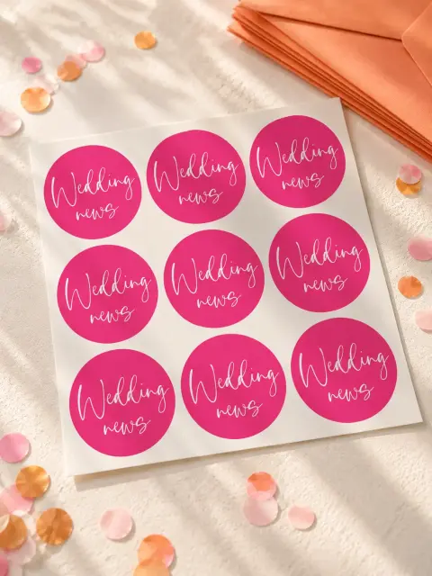 Vrolijke roze sluitstickers voor trouwpost | Studio Sproet