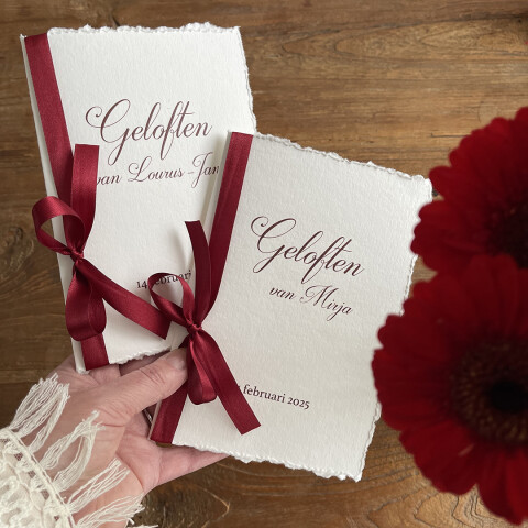 Geloften omslagen met bordeaux lint | Studio Sproet