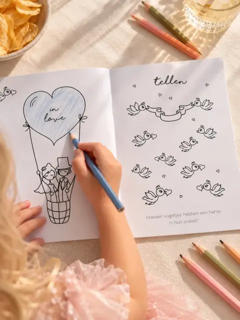Kleru en dolboekje bruiloft kleine gasten | Studio Sproet