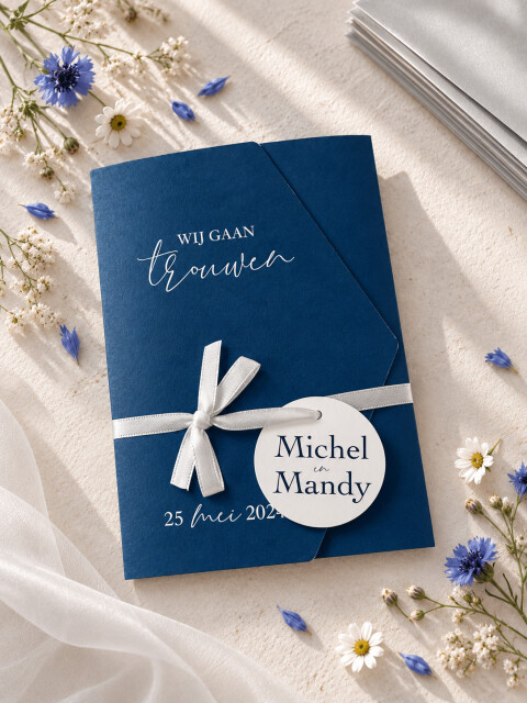 Pocketfold trouwkaart blauw met zilver | Studio Sproet