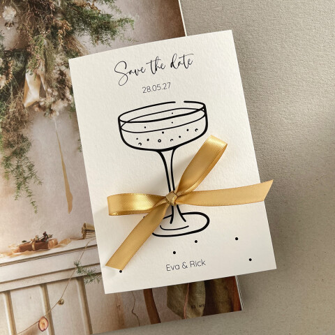 Save the date met champagneglas + strik | Studio Sproet