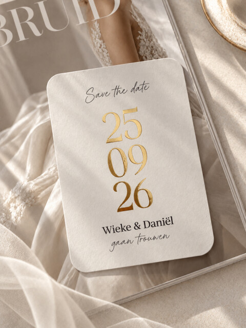 Save the date met grote datum in het goud | Studio Sproet